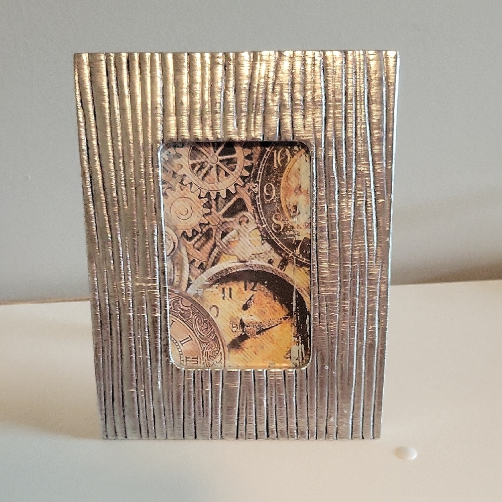 Silver Heavy Textured Photo Frame Size: 7.5" X 9.5"